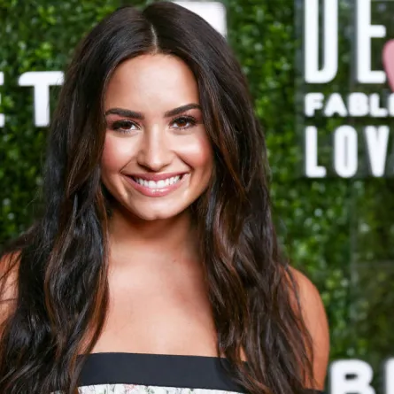 ديمي لوفاتو تستدعي الشرطة بعد اقتحام منزلها