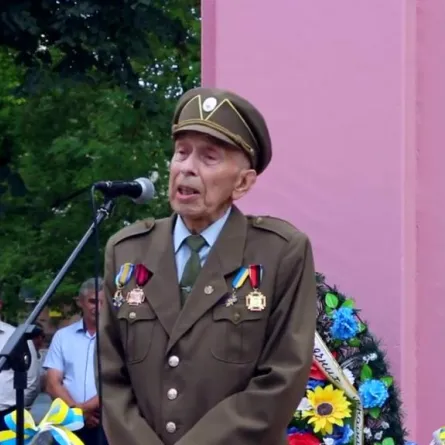 بالفيديو.. وفاة زعيم أوكراني أثناء إلقائه خطاباً