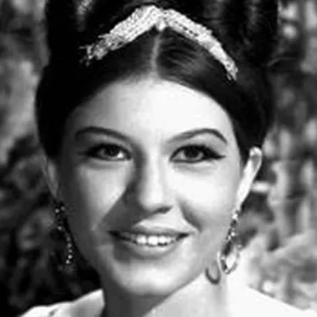 بالتفاصيل: شويكار تردّ على شائعة "الزهايمر" ونصيحة طبيب سبب "تدهور حالتها الصحية"