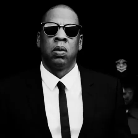 جاي زي في الصدارة