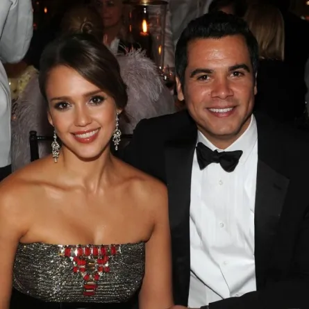 جيسيكا ألبا تنتظر طفلها الثالث من زوجها كاش وارين