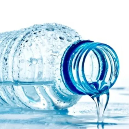 لهذا السبب لا تشربوا من زجاجات المياه المتروكة في السيارة