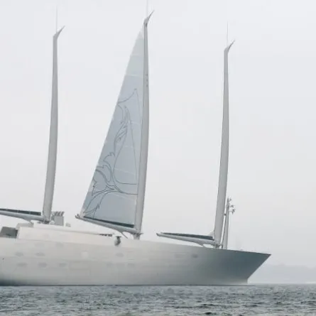 ملياردير روسي يدفع 463 مليون لامتلاك أضخم يخت في العالم