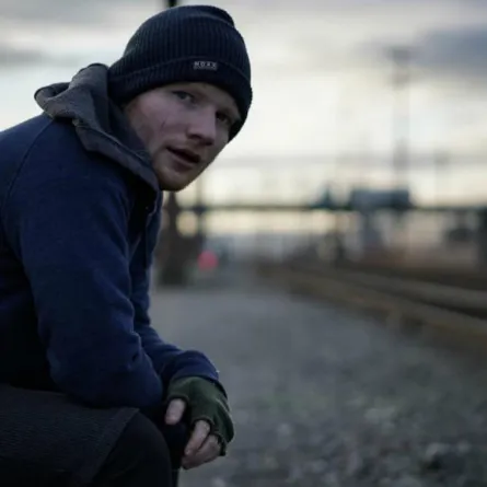 بالفيديو: إيد شيران يغنّي في الجزء السابع من"Game of Thrones"