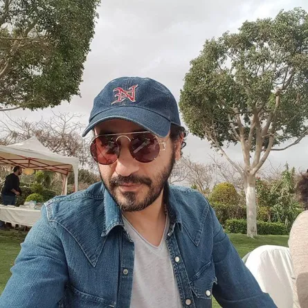 هل يعوّض أحمد حلمي خسائره السينمائية بفيلم "الإيموجيز"؟