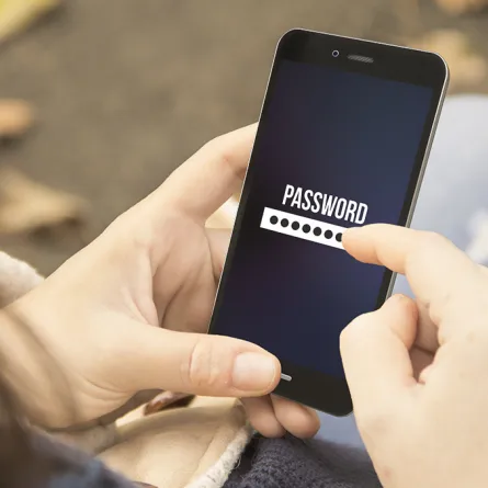 9 طرق لاختراق هاتفك وحساباتك الاجتماعية.. احذريها