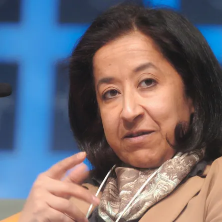 لبنى العليان تتصدر قائمة "فوربس" لأقوى السيدات العربيات لعام 2017