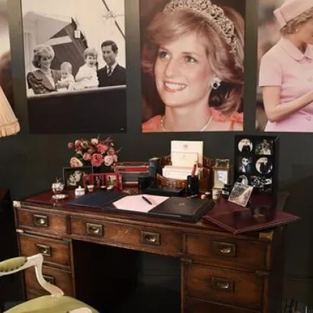 مقتنيات الأميرة ديانا للعرض في قصر  باكينغهام بالذكرى الـ 20 لوفاتها