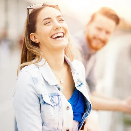 كيف تكتشفين وجود علاقة عاطفية بين شخصين؟