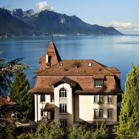 "سيدتي نت" في "لاكلينيك مونترو"