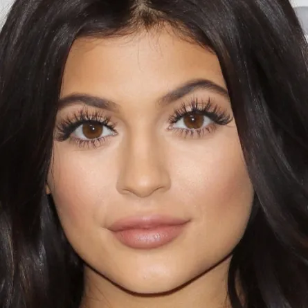 كايلي جينر ضحية قرصنة الكترونية