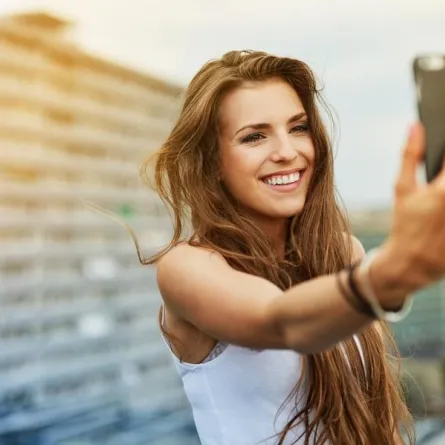 "كاميرات" الهواتف الذكية الأفضل في 2017