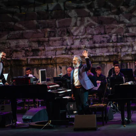 "صور بين الذاكرة والحلم" عمل موسيقي لجمال أبو الحسن يلامس ذاكرة الكبار