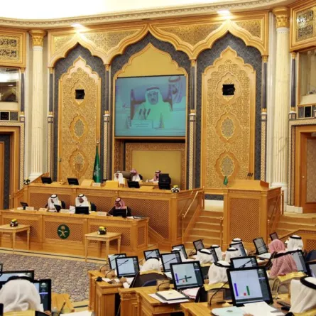 الشورى السعودي يقدم مقترحاً لوقف استقدام العمالة