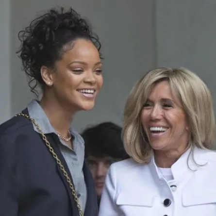 ريهانا تلتقي بالرئيس الفرنسي وتناقش معه أنشطتها الخيرية