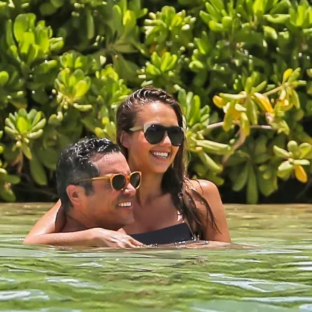 صور من إجازة جيسيكا ألبا السياحية في "هونولولو"