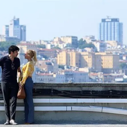 بالصور: مريم أوزيرلي وكينان أميرزالي أوغلو ثنائي جديد ينتظره الأتراك بشغف