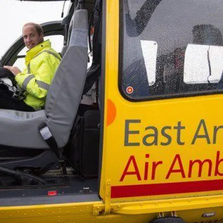 الأمير وليام يترك عمله في الإسعاف ويتفرغ لمهام القصر الملكي