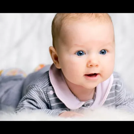 بالفيديو: ابن الـ3 أشهر لوالدته "I Love You"