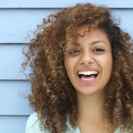 الضحك علاج الاكتئاب والتوتر... 6 اسباب علمية تثبت