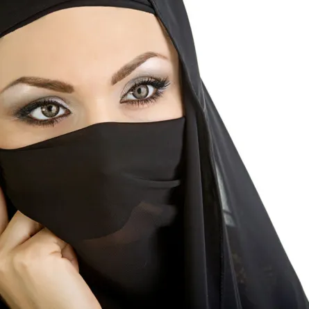 ماهي حقيقة انتحار سعودية بسبب نفاذ المكياج؟