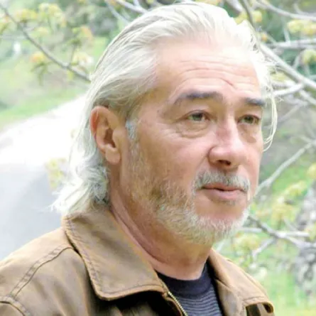 هل أحرج نجدت أنزور نجوم الدراما السورية من أجل مصلحته؟