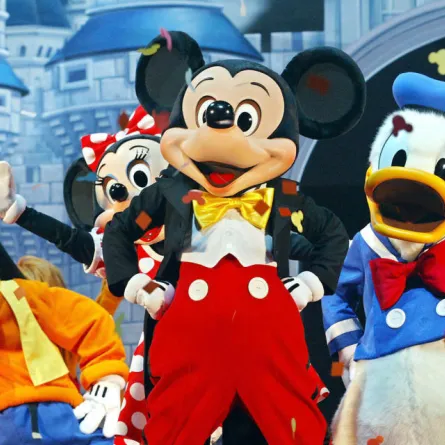 شابة تنفق مبلغاً خيالياً لشراء ألعاب "ديزني"