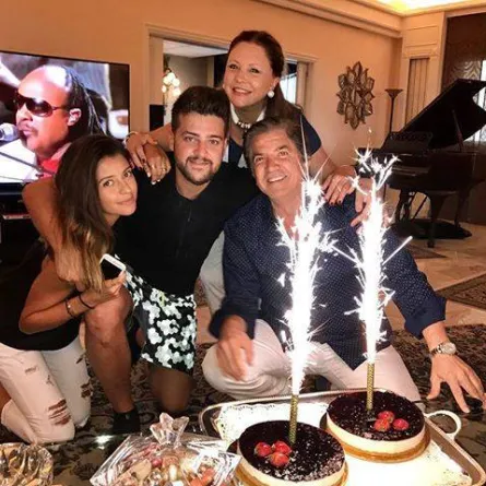 وليد توفيق يحتفل بعيد ميلاد وليد جونيور