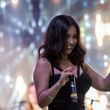 مستشار شيرين عبد الوهاب يكشف كواليس تعرضها للإغماء وهذه تطورات حالتها الصحية