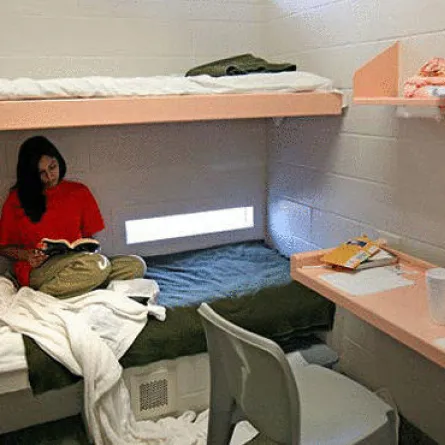 بالصور.. أفضل 6 سجون في العالم