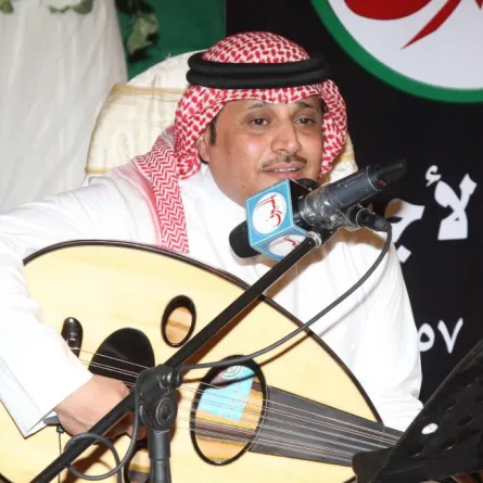 الخليفة وسالم والقحطاني يهدون "سيفنا الصارم" إلى ولي العهد