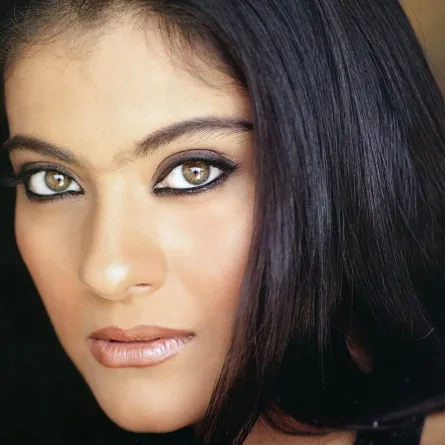 كاجول نجمة شهر أغسطس في سطور