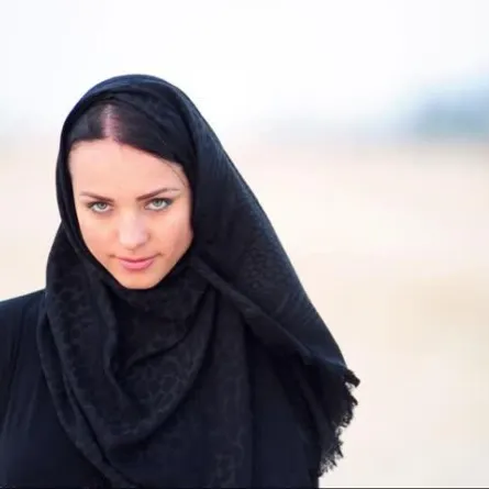 ضربت زوجها لمنعها من حضور خطوبة ابنها في الدمام!