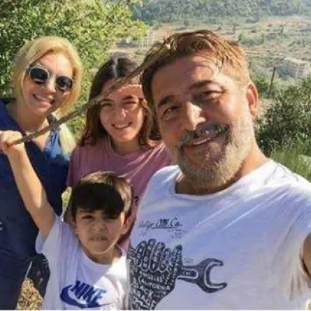 عابد فهد يقضي إجازته في هذه الجبال