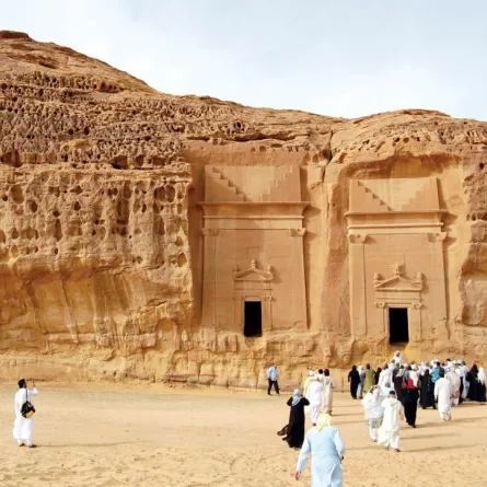 خدمة استخراج التأشيرات السياحية للسعوديين فقط