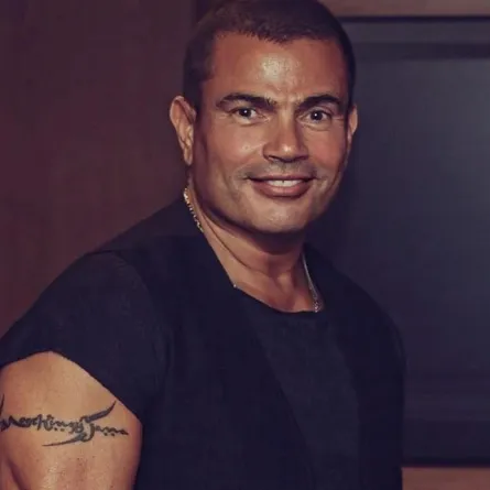 هل سيقدم عمرو دياب في ألبومه "معدي الناس" أغاني خليجية؟