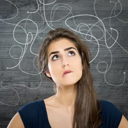 عمري 20 سنة وأخاف أن أعتبر «عانس».. ما الحل؟