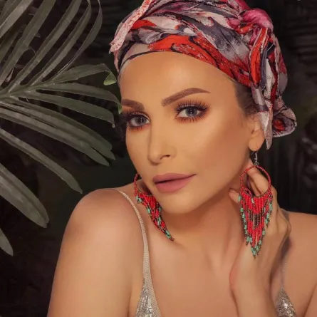 أمل حجازي تتهم سعد لمجرد بشراء اللايكات وجمهوره يتهمها بالغيرة