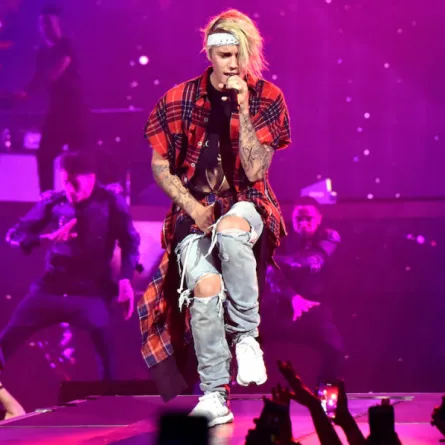 جاستن بيبر يحقق أرباحاً خيالية من جولته الأخيرة!