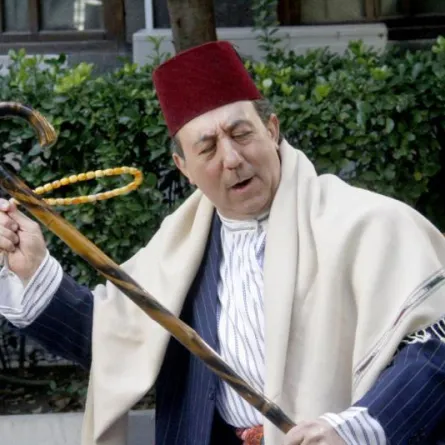 بالفيديو .. محمد خير الجراح يطلق أغنيته عن الأكلات الحلبية