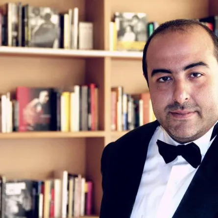 حبس المخرج سامح عبد العزيز 4 أيام على ذمة التحقيق.. و الطب الشرعي يحسم مصيره