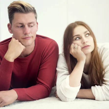 لا أدري لماذا كذبت عليه بكل أموري.. هل أصارحه؟