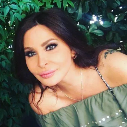 إليسا تدعم شقيقها كميل خوري في أعمالها الجديدة