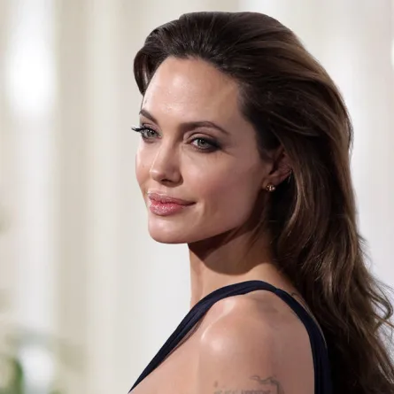 صور: قصر Angelina Jolie المُستأجر بعد الانفصال عن Brad Pitt