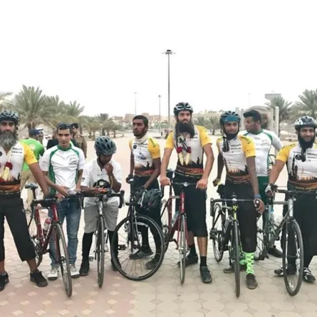 حجاج بريطانيون يصلون إلى مكة بدراجات هوائية لأداء الحج