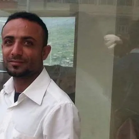 دجاجة تتسبّب في قتل مالك مطعم