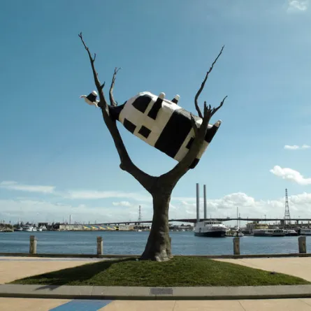 أغرب المنحوتات بأشكال ستدهشك