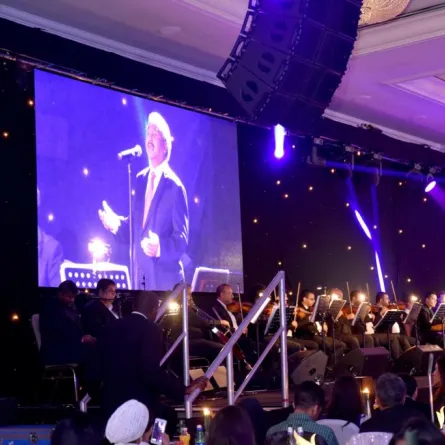 محمد عبده يعود إلى جدة بعد حفلته في لندن