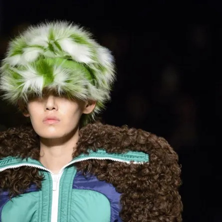 صور اكسسوارات : هذه صيحة قبعات خريف وشتاء 2017-2018