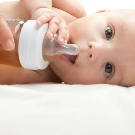 تناول الحليب الطبيعي يصيب الرضع بالسكري